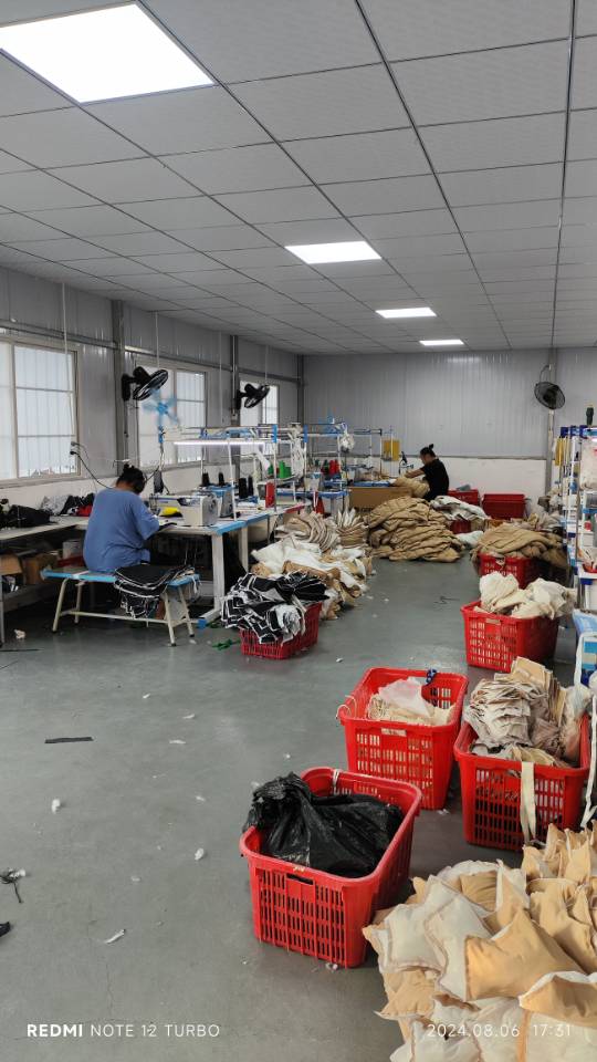 仙桃汇依服饰工厂图片2