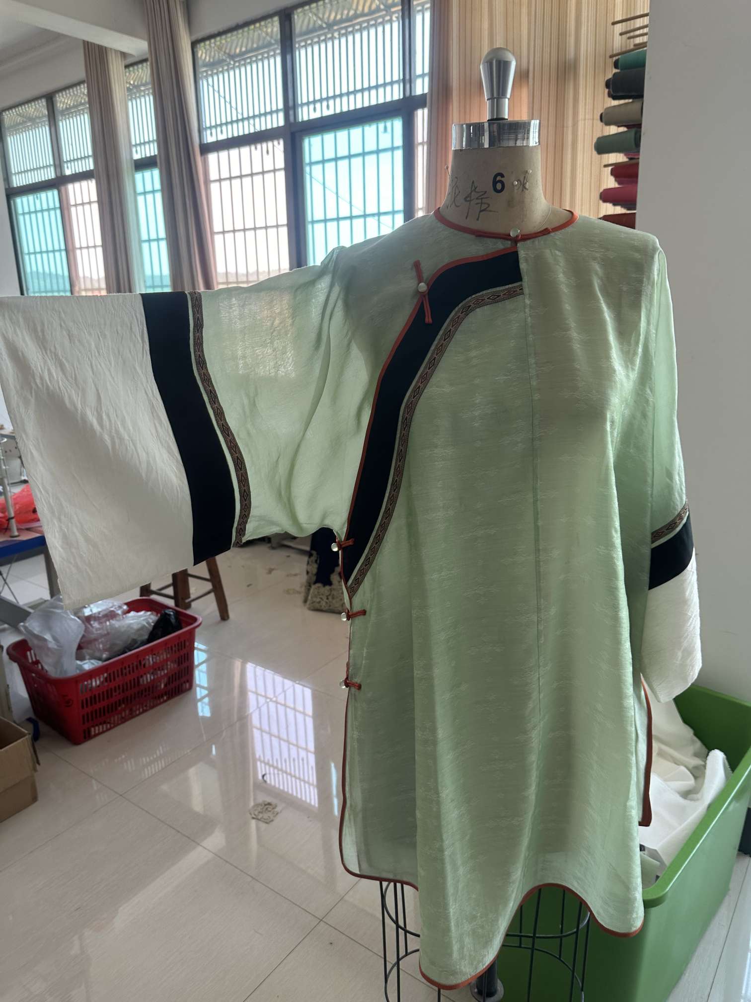 蒂尔维亚时装厂工厂图片4
