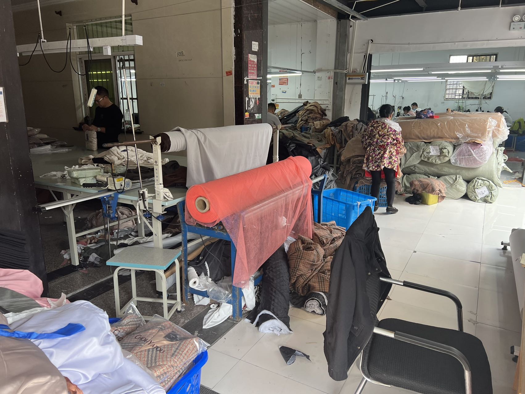 年高服饰工厂图片3