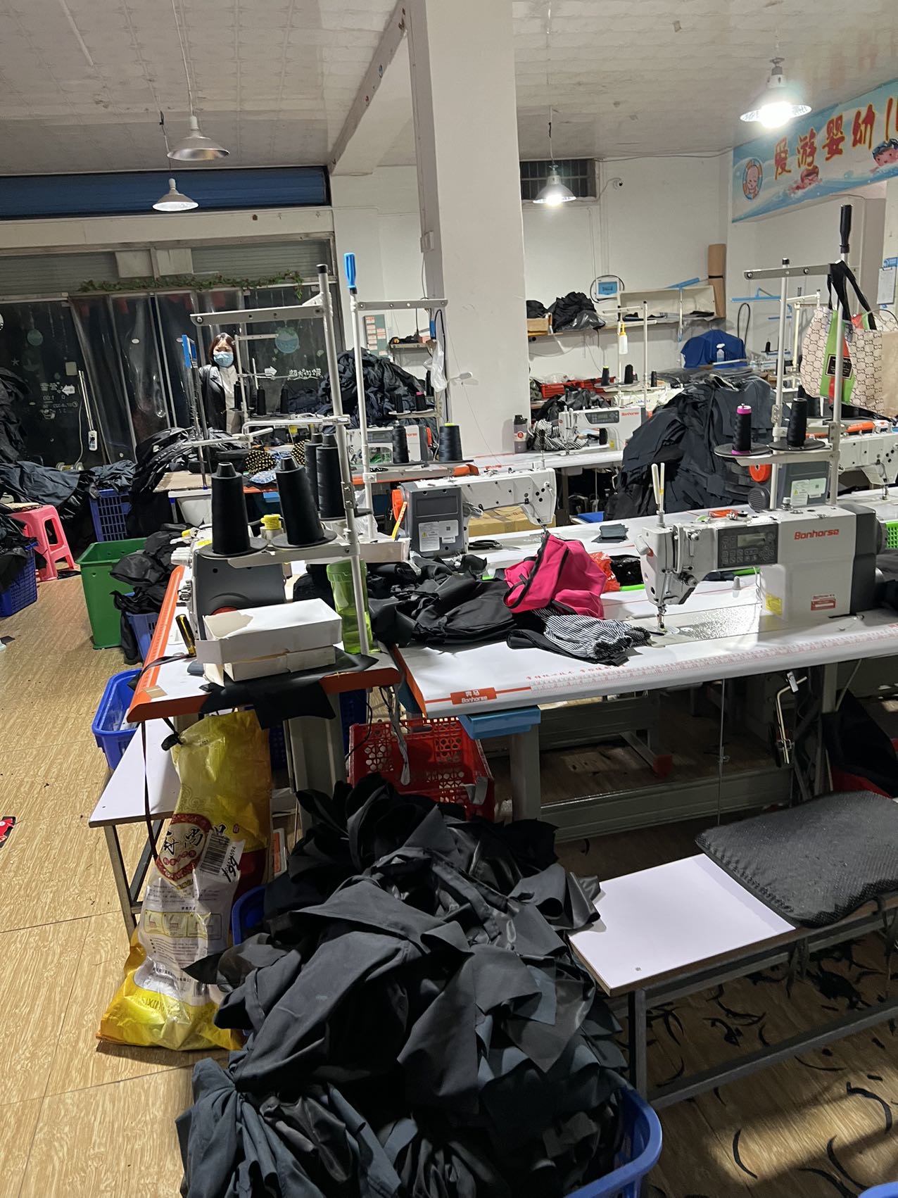 众格服饰工厂图片4