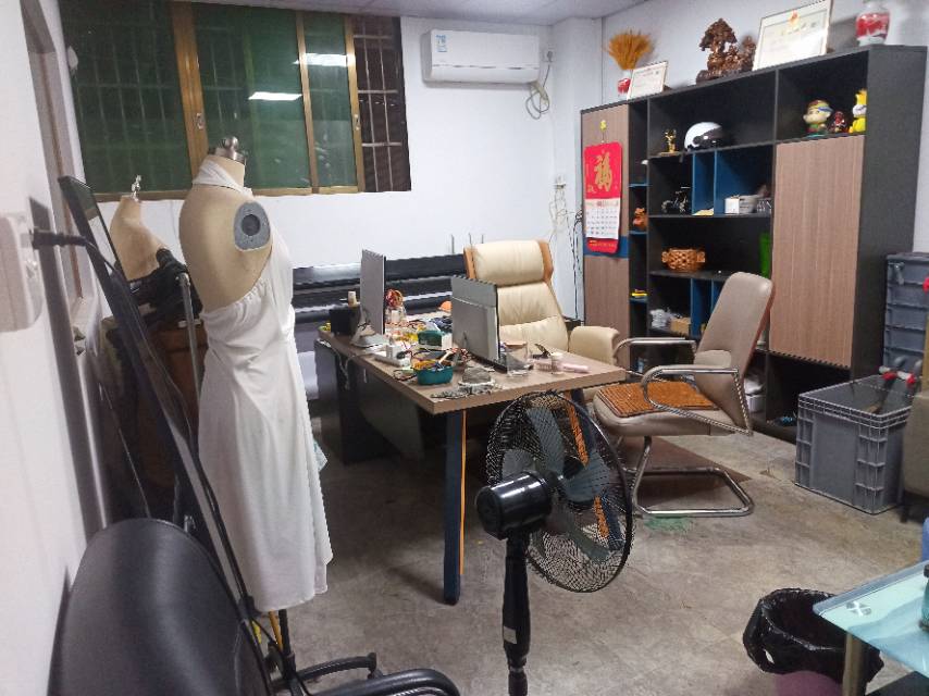 九霄服饰