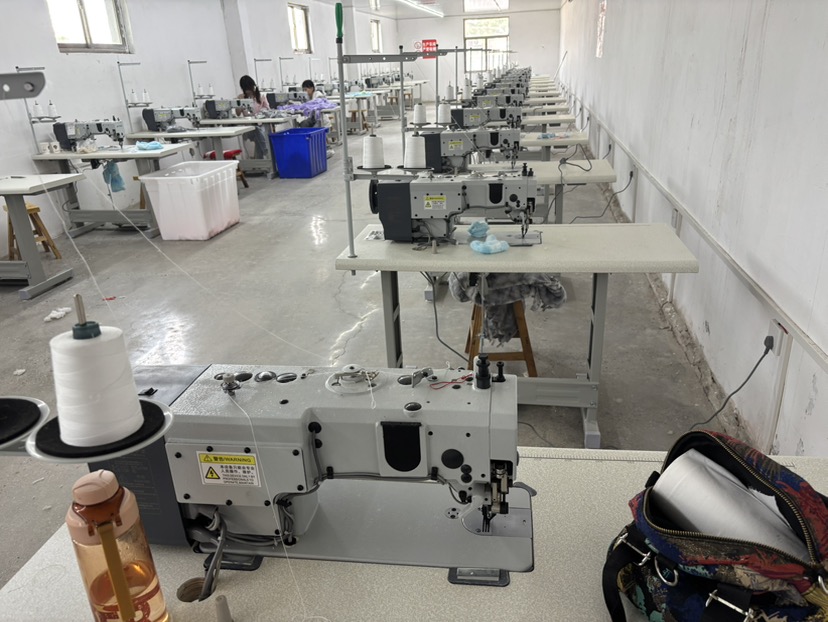 舒婷服装玩具加工厂工厂图片3