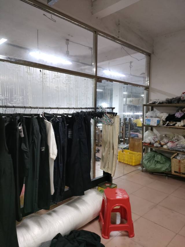 揽月服饰