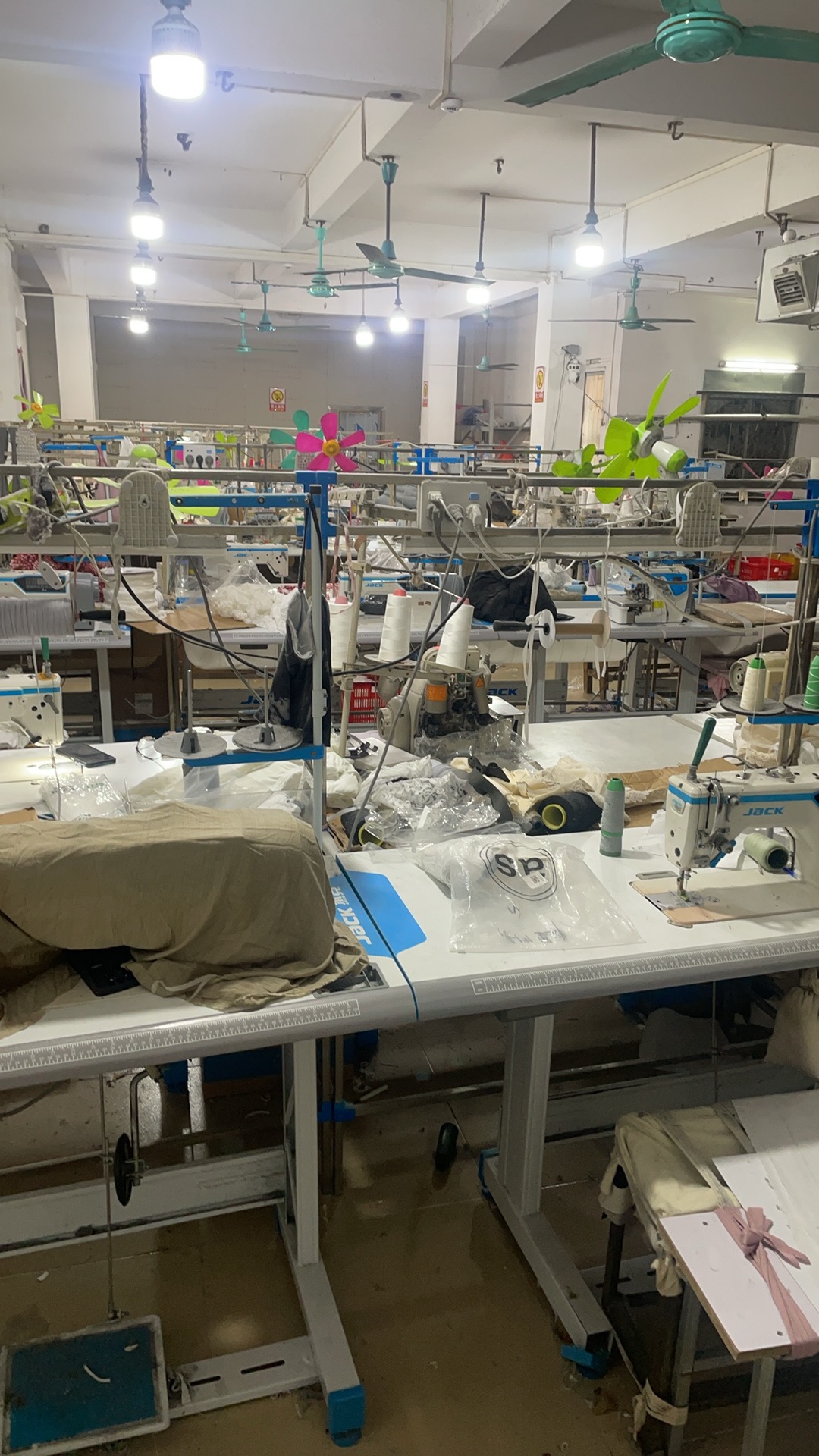 华美制衣厂工厂图片2