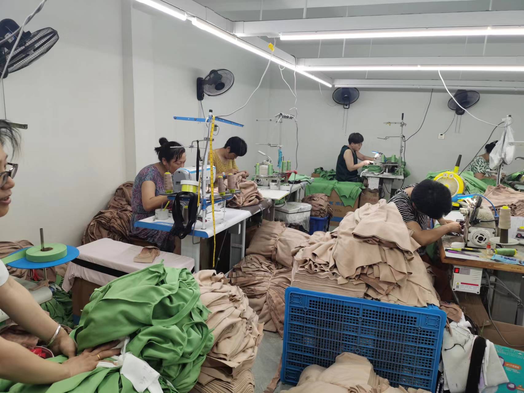冰饰制衣工厂图片3
