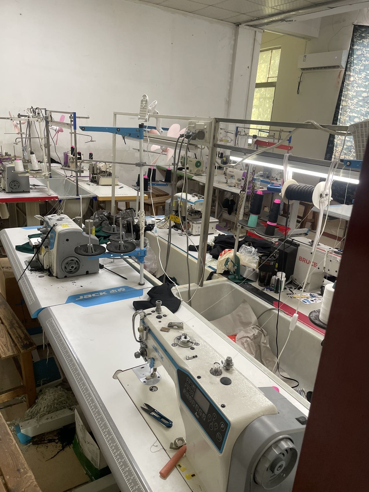 慧敏服饰工厂图片2