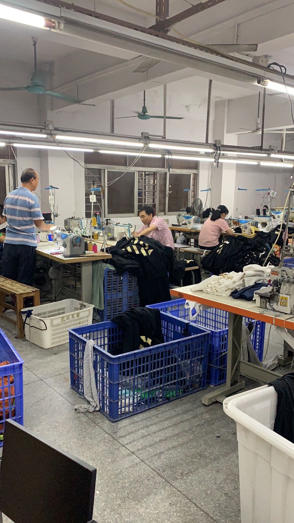 东莞市冠威服饰有限公司工厂图片2
