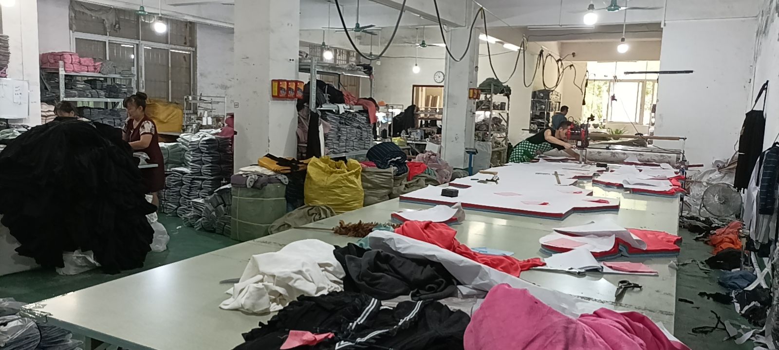 莫语服饰工厂图片3