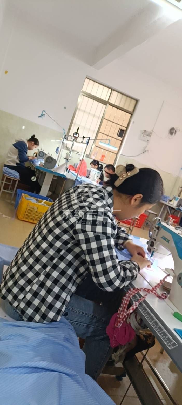 雅婉宸服饰工厂图片2