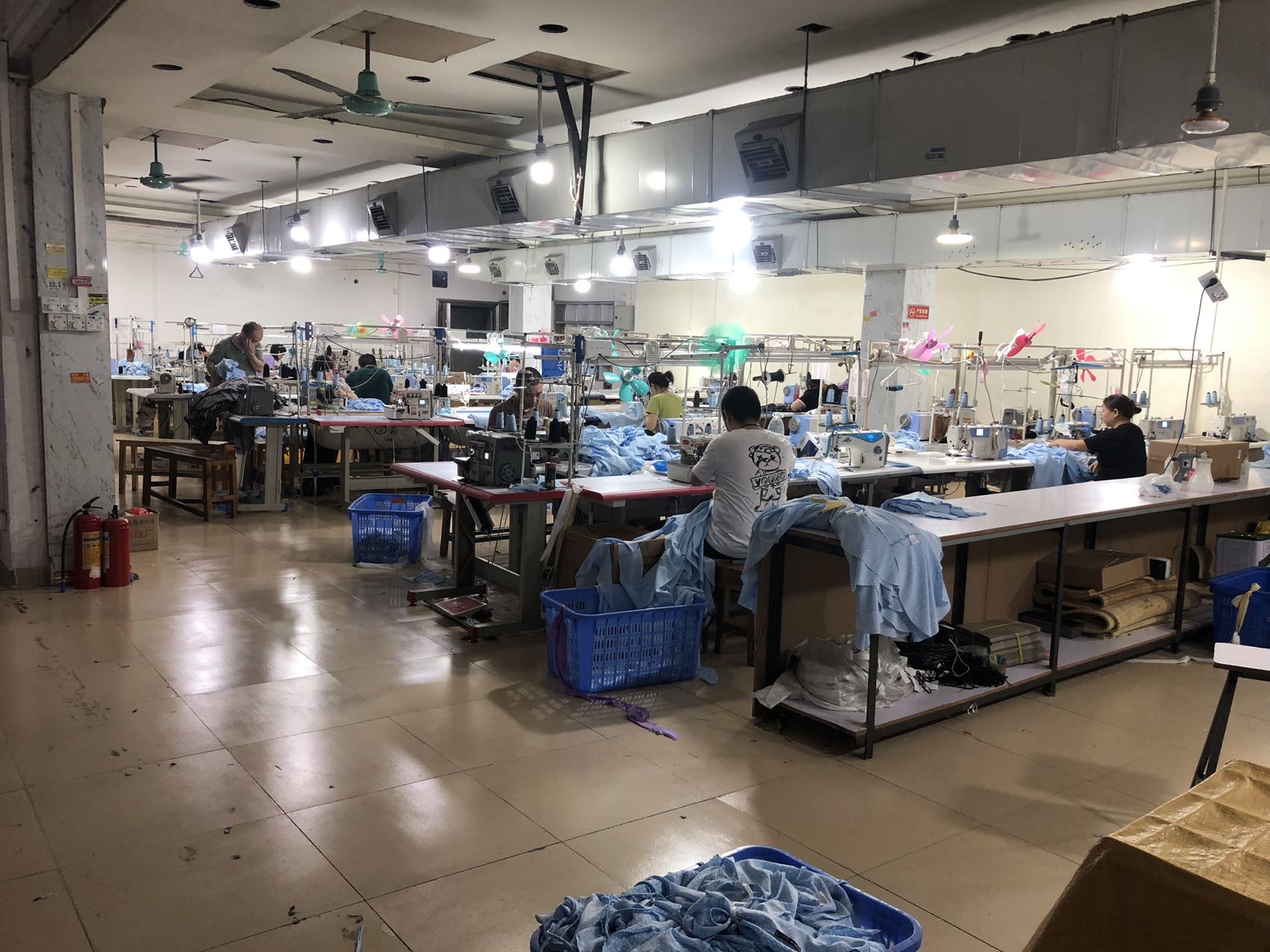 共赢服饰工厂图片4
